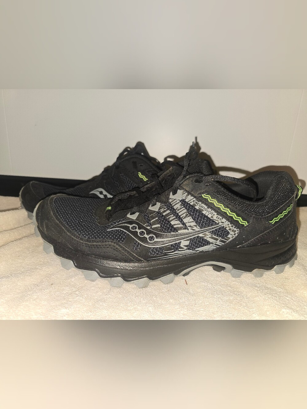 Saucony Black and Lime Trail Running Shoes